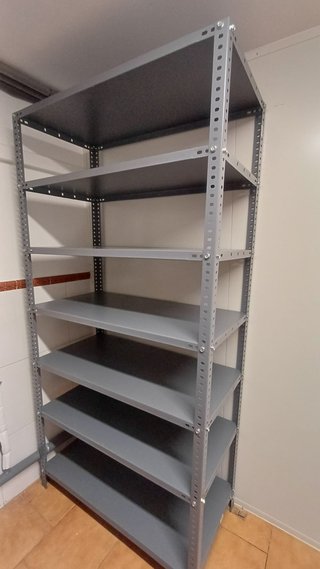 Estantería metálica resistente