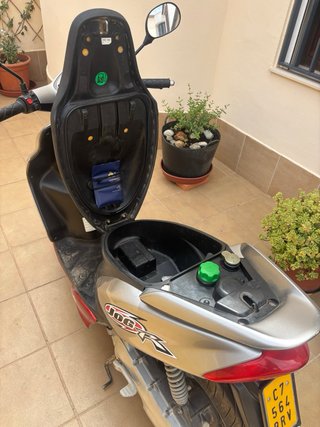 Yamaha Jog R Scooter 49cc