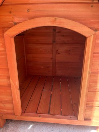 Caseta para perro de madera