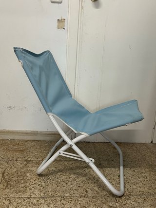 Sillas playeras plegables (azul y naranja)