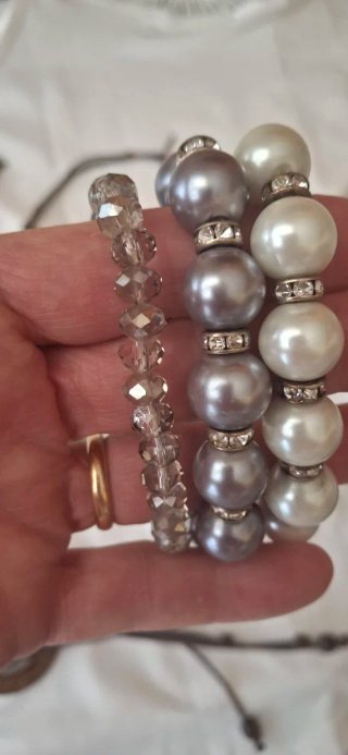 Lotto Gioielli: Collane, Orecchini, Bracciali