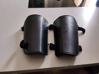 Guantes de portero niño Kipsta y espinilleras