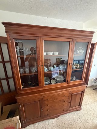 MUEBLE VITRINA PARA SALÓN.