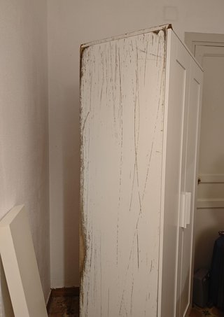 Armario blanco de madera
