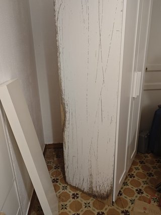 Armario blanco de madera