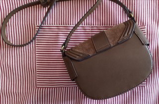 Bolso bandolera Mango piel marrón