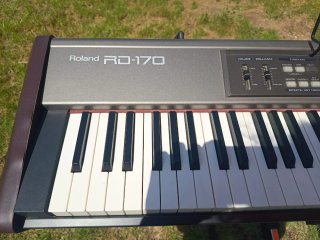 Teclado Roland RD-170