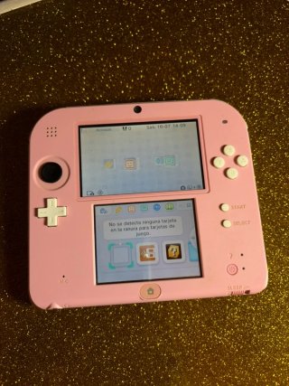 Nintendo 2DS Rosa Edición Tomodachi Life