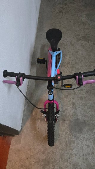 Bicicleta infantil Btwin azul y rosa