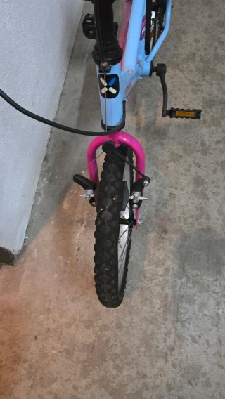 Bicicleta infantil Btwin azul y rosa