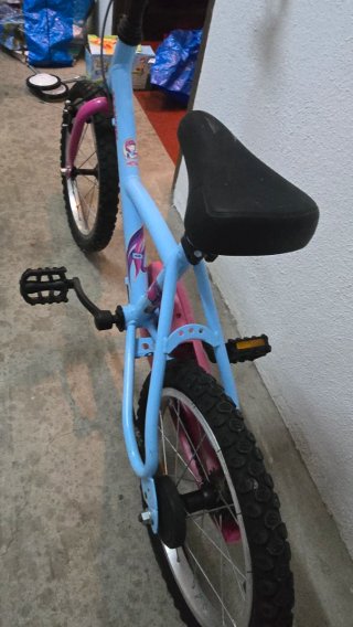 Bicicleta infantil Btwin azul y rosa