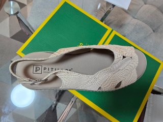 Sandalias Pitillos Beige/Oro Nuevas