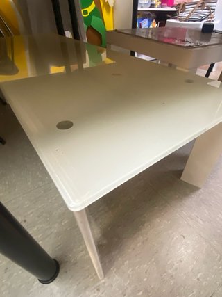 Mesa baja cristal Ikea blanca
