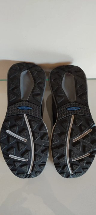 Zapatillas/Sandalias MBT Negras y Grises
