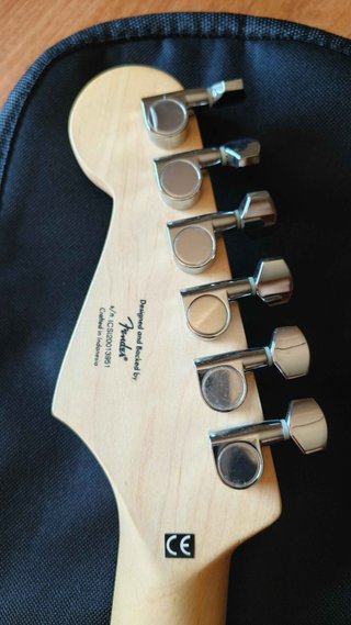 Guitarra Fender Squier Sunburst