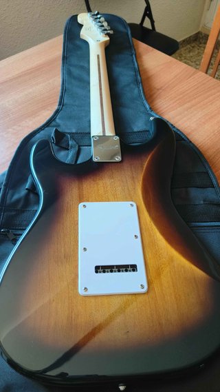 Guitarra Fender Squier Sunburst