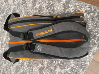 Paletero Bullpadel Naranja y Gris