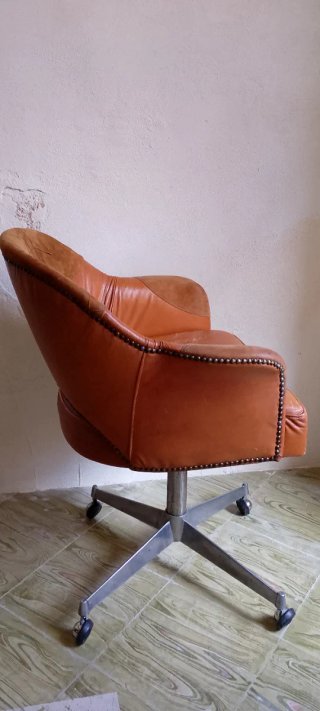 Silla de oficina vintage cuero y metal