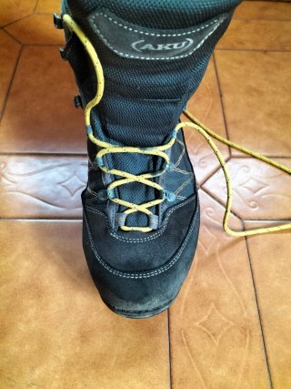Scarponi trekking AKU uomo grigio/giallo