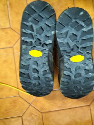 Scarponi trekking AKU uomo grigio/giallo