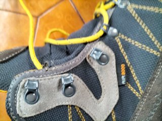 Scarponi trekking AKU uomo grigio/giallo