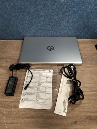 Portátil HP 15-da0037ns i5-8250U 4GB 500GB 15,6"