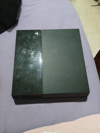 PS4 Negra con Mando y con todos los cables