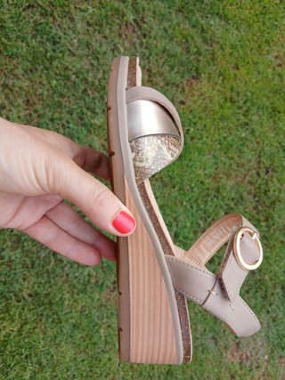 Sandalias Clarks Talla 37.5 Beige/Oro