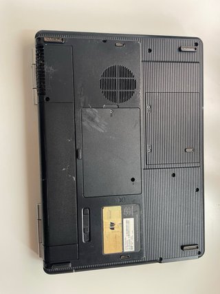 Portatile Compaq Presario vintage da riparare