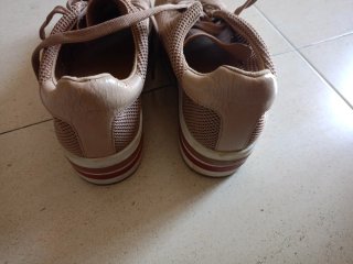 Zapatos Beige y Rojo