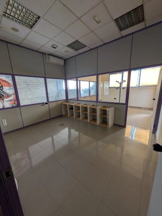 Alquiler nave industrial con vivienda .