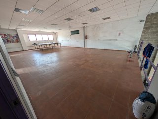 Alquiler nave industrial con vivienda .