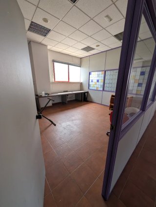 Alquiler nave industrial con vivienda .