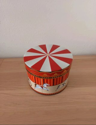 Caja de cartón resistente con tapa Tiovivo