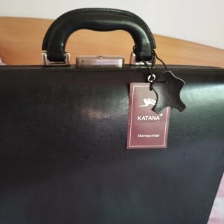 Maletín vintage cuero negro Katana