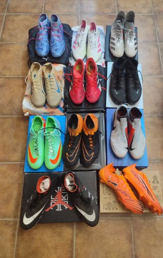Botas de fútbol de varias tallas