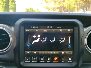 Jeep Wrangler 2.2 CRD Sahara 8ATX E6D