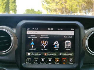 Jeep Wrangler 2.2 CRD Sahara 8ATX E6D