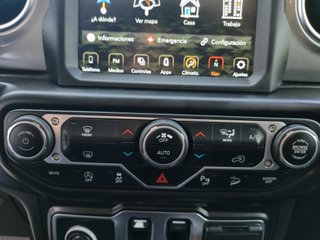 Jeep Wrangler 2.2 CRD Sahara 8ATX E6D