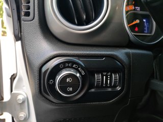 Jeep Wrangler 2.2 CRD Sahara 8ATX E6D