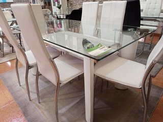 Mesa de comedor de cristal con 6 sillas