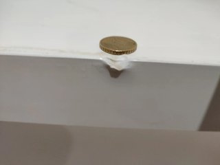 Mesita de entrada / habitación blanca