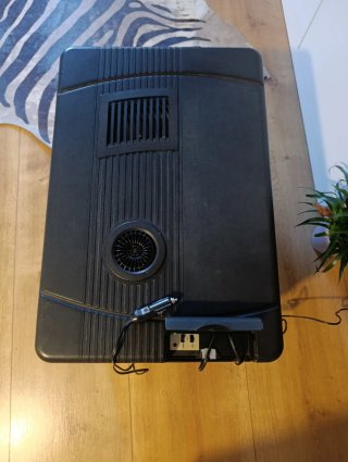 Nevera portátil coche termoeléctrica WOLTU.