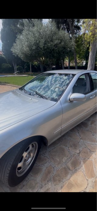 Mercedes-Benz 320 2002