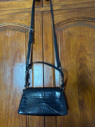 Bolso negro nuevo sin usar en perfecto estado