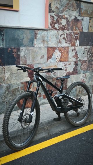 Bicicleta de enduro talla s/m de carbono