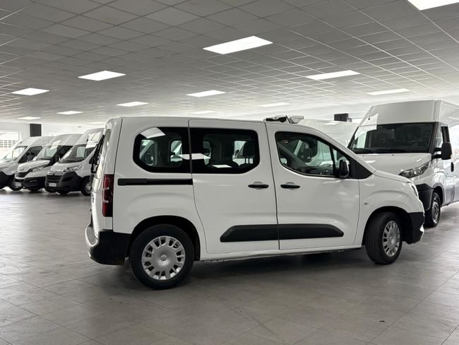 Opel Combo 2020, foto 3