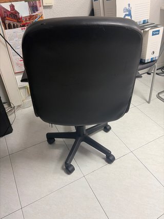 Silla de oficina negra