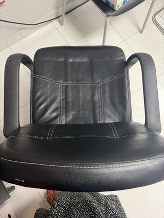 Silla de oficina negra