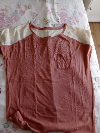 Lote 2 faldas y camiseta Stradivarius Talla M